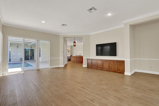 2931 Twin Oaks Way, Wellington, FL 33414