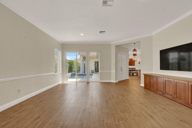 2931 Twin Oaks Way, Wellington, FL 33414