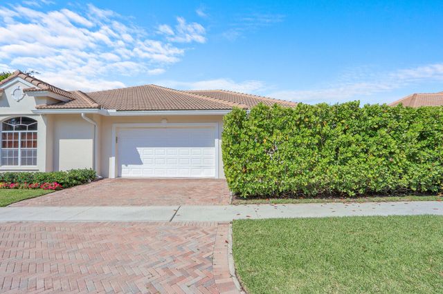 2931 Twin Oaks Way, Wellington, FL 33414