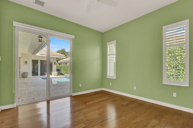 2931 Twin Oaks Way, Wellington, FL 33414