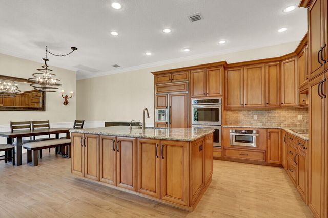 2931 Twin Oaks Way, Wellington, FL 33414