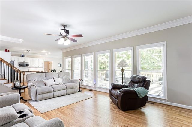 450 Holly Stream Trail, Roswell, GA 30075