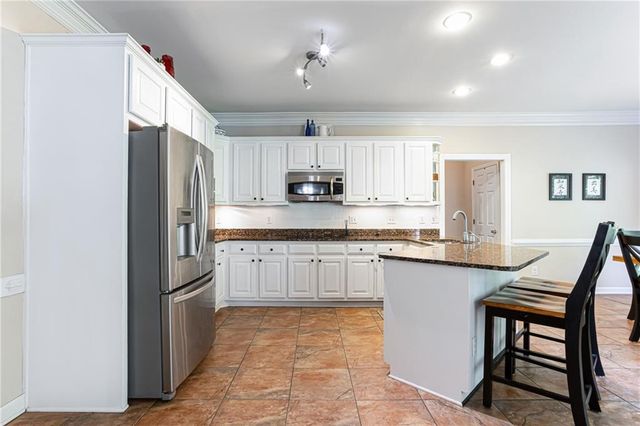 450 Holly Stream Trail, Roswell, GA 30075