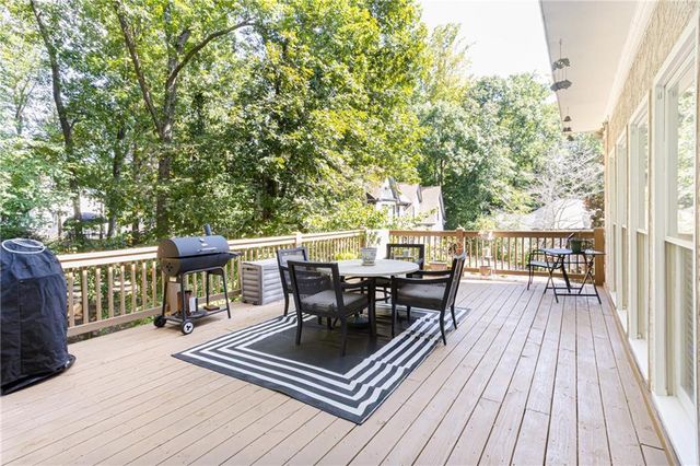 450 Holly Stream Trail, Roswell, GA 30075