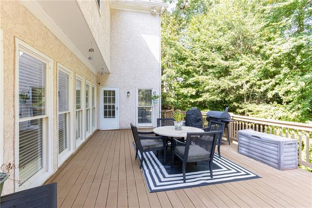 450 Holly Stream Trail, Roswell, GA 30075