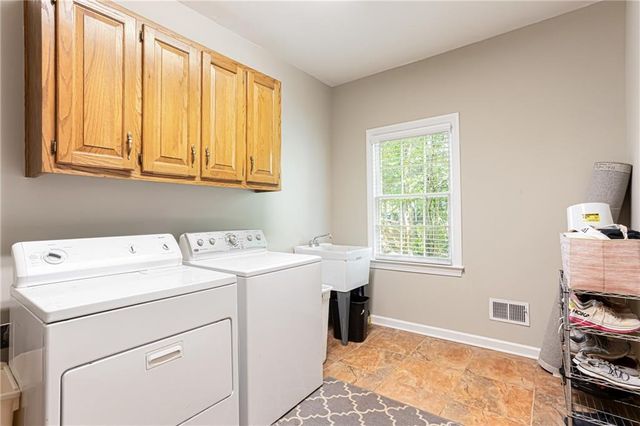 450 Holly Stream Trail, Roswell, GA 30075