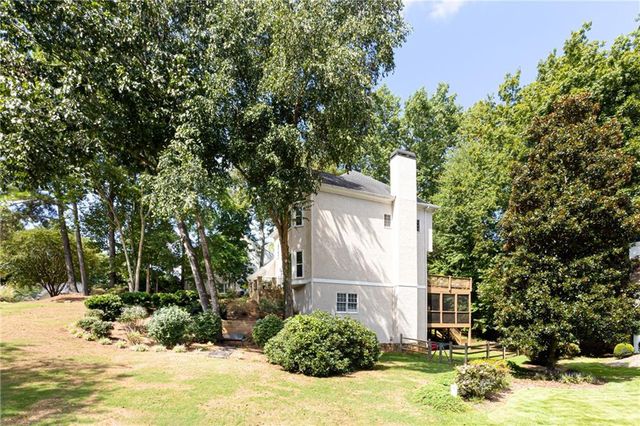 450 Holly Stream Trail, Roswell, GA 30075