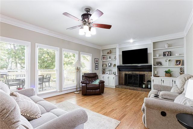 450 Holly Stream Trail, Roswell, GA 30075