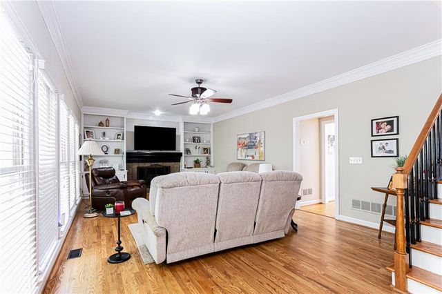 450 Holly Stream Trail, Roswell, GA 30075