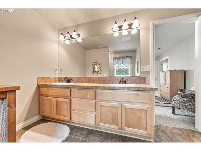 2105 N M Ct, Washougal, WA 98671