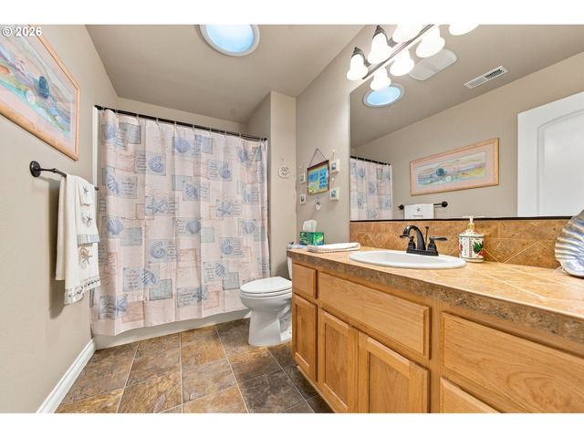 2105 N M Ct, Washougal, WA 98671