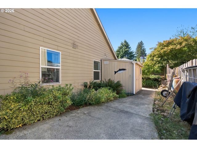 2105 N M Ct, Washougal, WA 98671