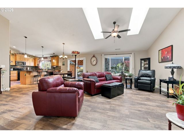 2105 N M Ct, Washougal, WA 98671