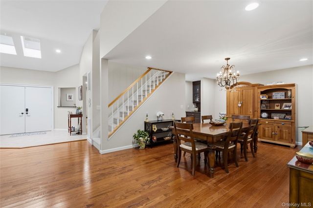 1 Gerriet Court, Northport, NY 11768