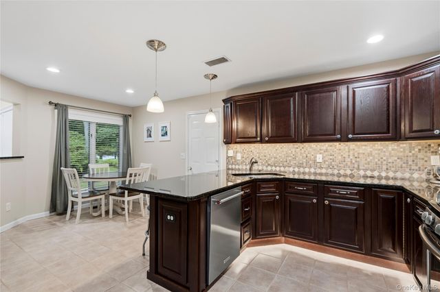1 Gerriet Court, Northport, NY 11768