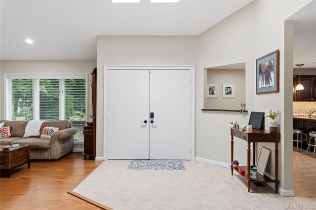 1 Gerriet Court, Northport, NY 11768