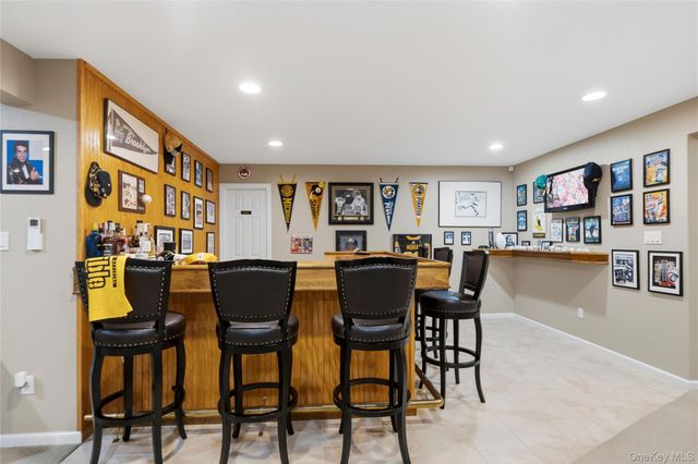 1 Gerriet Court, Northport, NY 11768