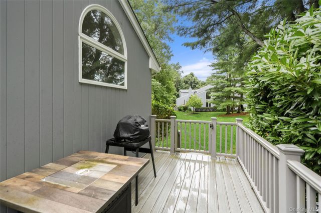 1 Gerriet Court, Northport, NY 11768