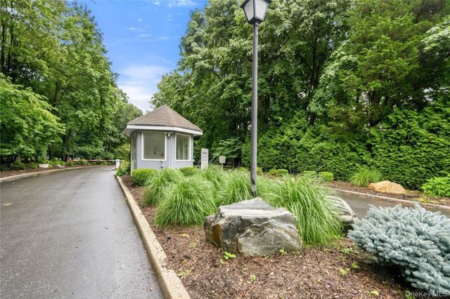 1 Gerriet Court, Northport, NY 11768