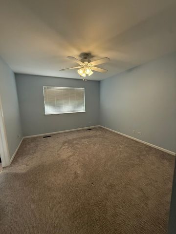 2250 STOUGHTON Drive 2250, Aurora, IL 60502