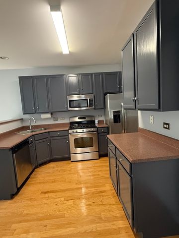 2250 STOUGHTON Drive 2250, Aurora, IL 60502