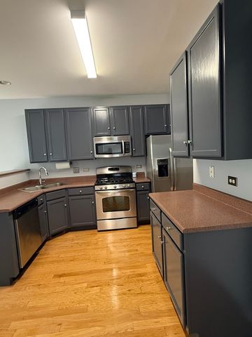 2250 STOUGHTON Drive 2250, Aurora, IL 60502