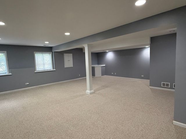 2250 STOUGHTON Drive 2250, Aurora, IL 60502