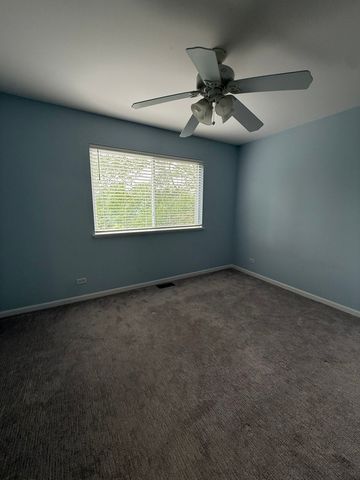 2250 STOUGHTON Drive 2250, Aurora, IL 60502