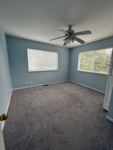 2250 STOUGHTON Drive 2250, Aurora, IL 60502