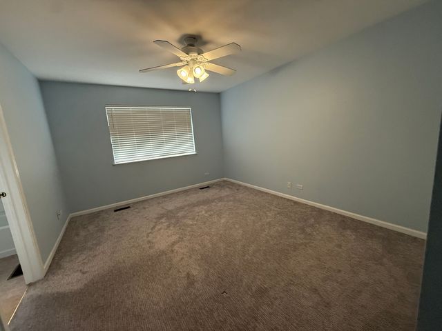 2250 STOUGHTON Drive 2250, Aurora, IL 60502