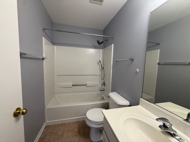 2250 STOUGHTON Drive 2250, Aurora, IL 60502