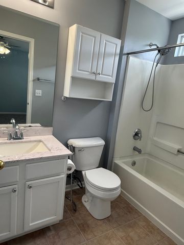 2250 STOUGHTON Drive 2250, Aurora, IL 60502
