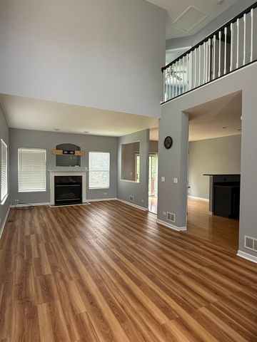 2250 STOUGHTON Drive 2250, Aurora, IL 60502