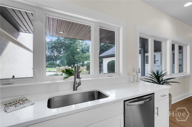 29 Penrose Drive, Savannah, GA 31410