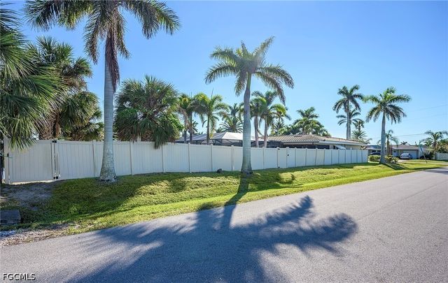 171 SW 51st TER, Cape Coral, FL 33914