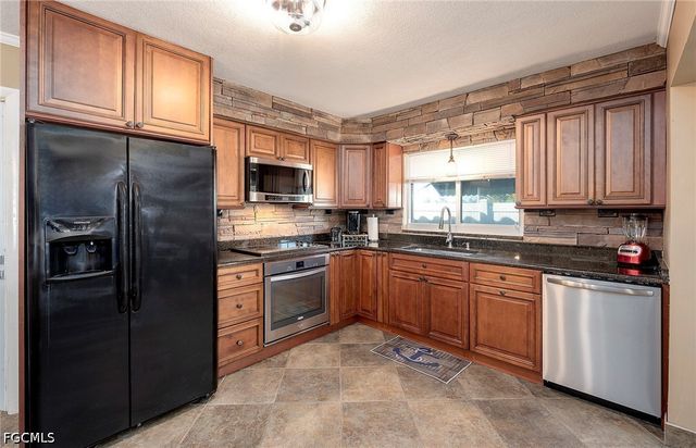 171 SW 51st TER, Cape Coral, FL 33914