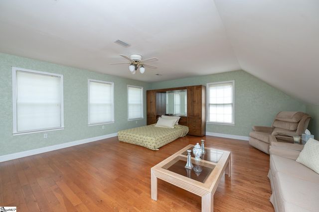 208 Glen Meadows Drive, Simpsonville, SC 29680