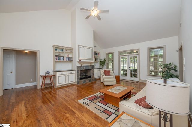 208 Glen Meadows Drive, Simpsonville, SC 29680