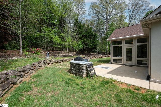 208 Glen Meadows Drive, Simpsonville, SC 29680