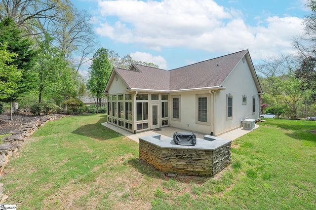 208 Glen Meadows Drive, Simpsonville, SC 29680