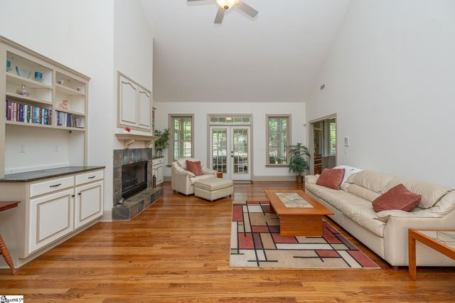 208 Glen Meadows Drive, Simpsonville, SC 29680