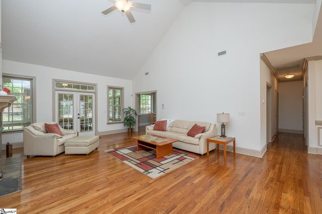 208 Glen Meadows Drive, Simpsonville, SC 29680