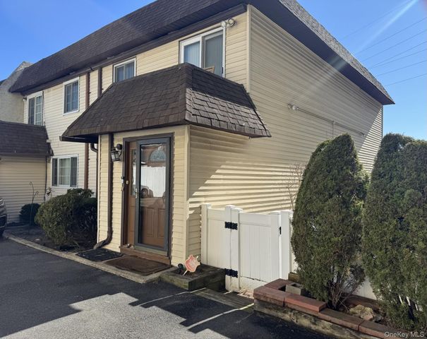 88 E Valley Stream Boulevard 9, Valley Stream, NY 11580