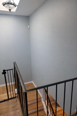 88 E Valley Stream Boulevard 9, Valley Stream, NY 11580