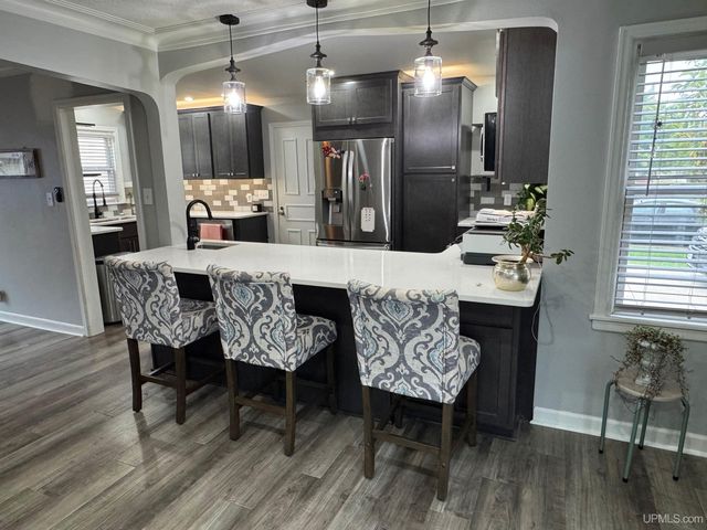 1824 S 9th Avenue, Escanaba, MI 49829