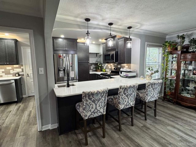 1824 S 9th Avenue, Escanaba, MI 49829