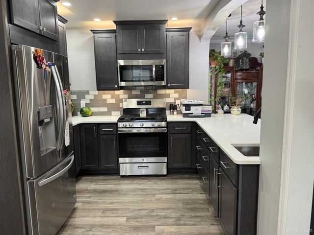 1824 S 9th Avenue, Escanaba, MI 49829