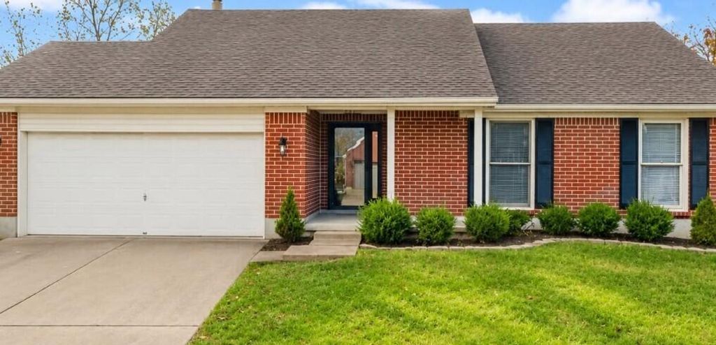 131 Hawthorne Drive, Georgetown, KY 40324