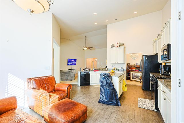 696 Tattlesbury Dr., Conway, SC 29526