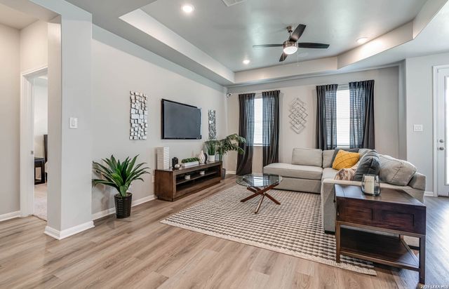 3816 DONALD DR, Seguin, TX 78155